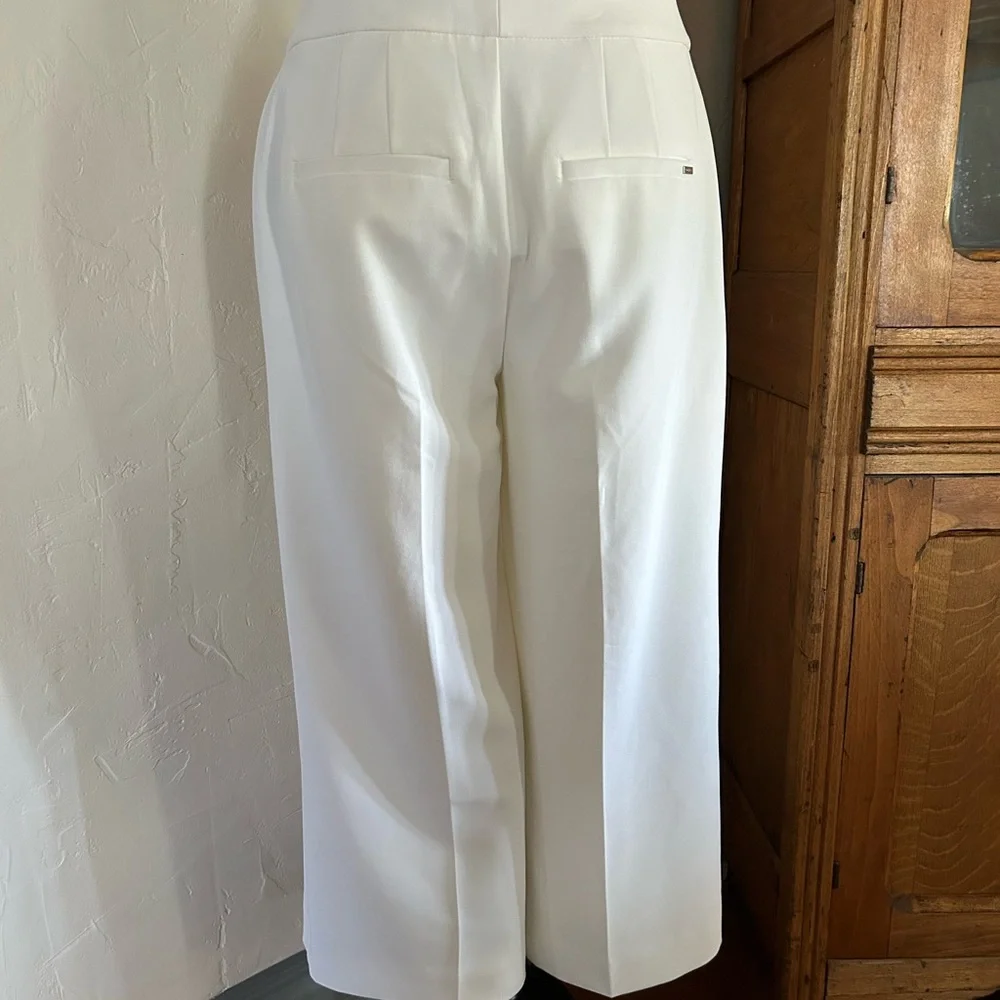 NWOT Wide Leg Crepe Capris in Winter White - Picture 12 of 12